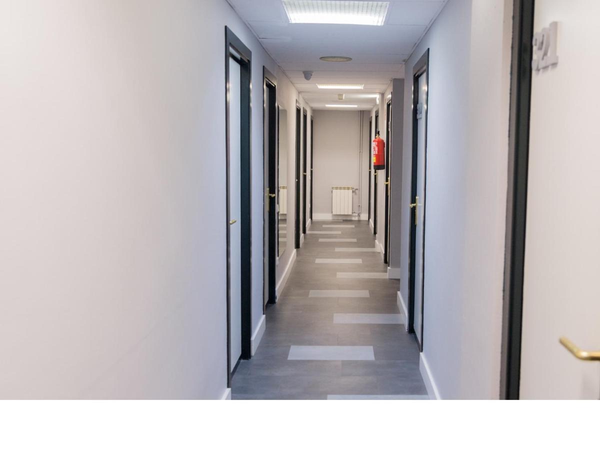 Residencia Universitaria Tagaste Барселона Стая снимка