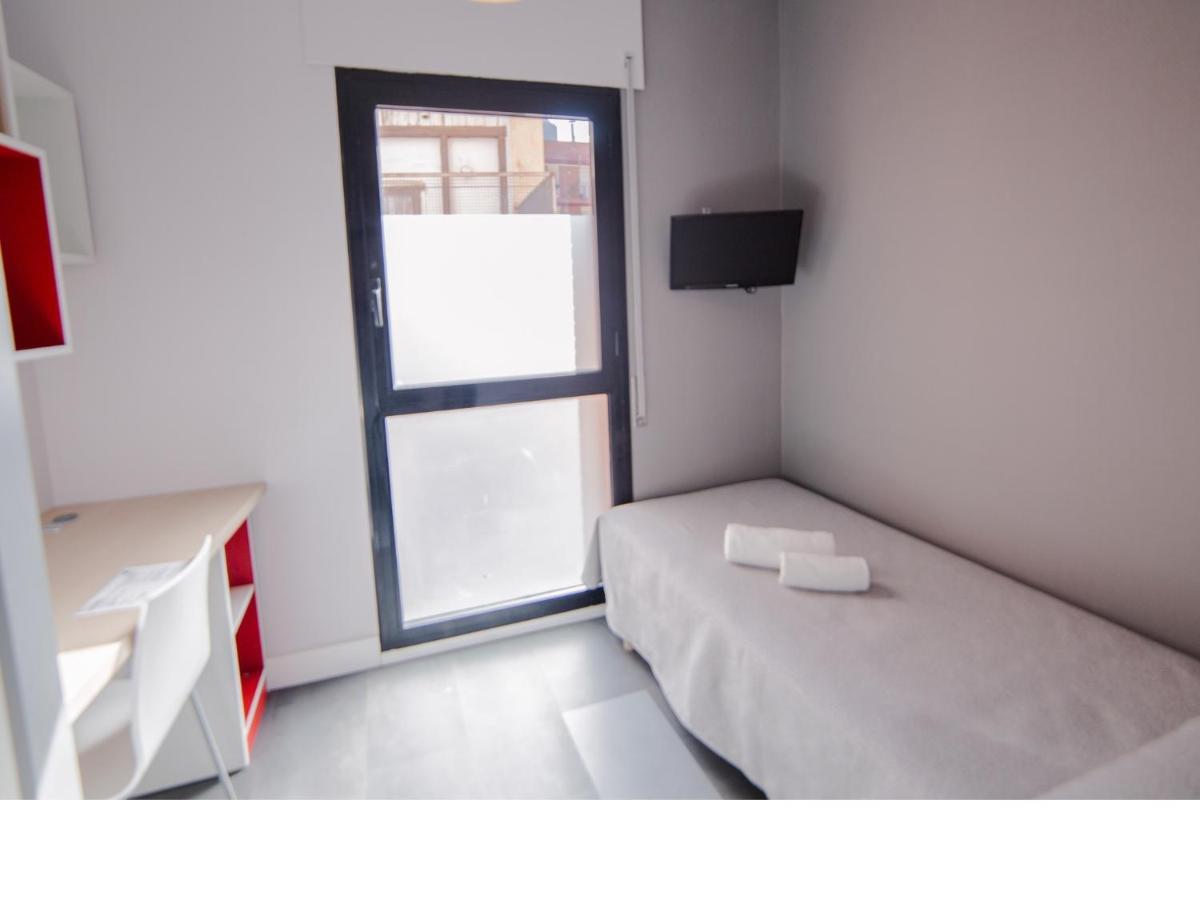 Residencia Universitaria Tagaste Барселона Стая снимка