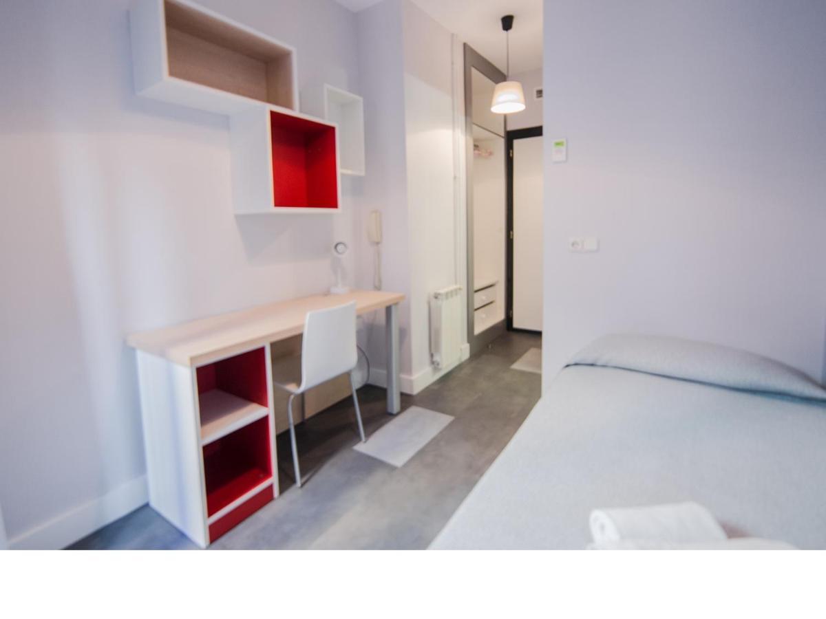 Residencia Universitaria Tagaste Барселона Стая снимка